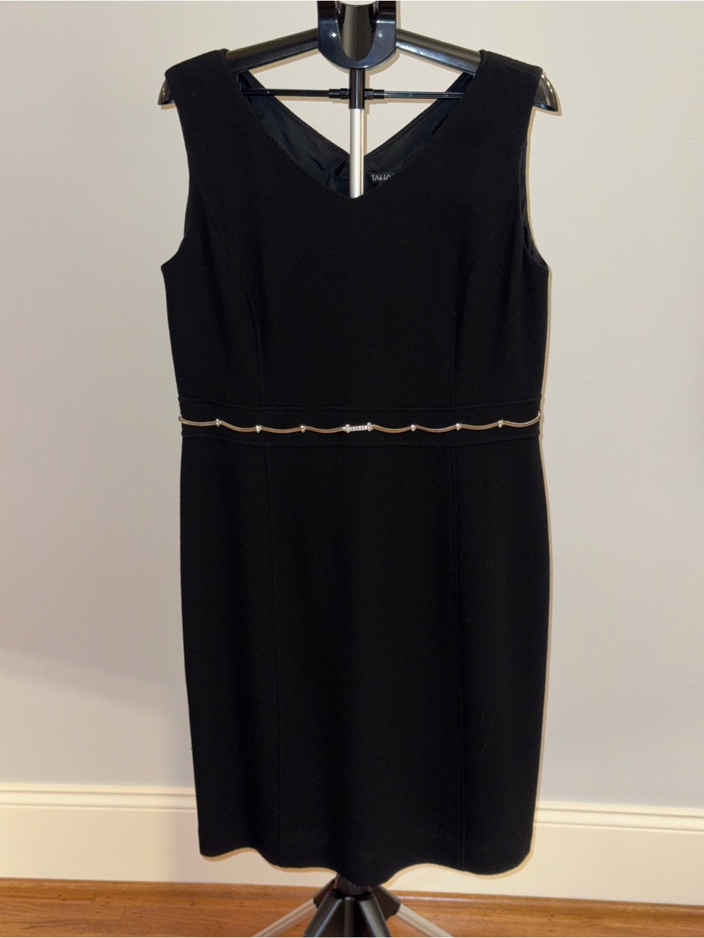 Tahari Black Sleeveless Midi Dress with Chain Waist Detail - Size 16